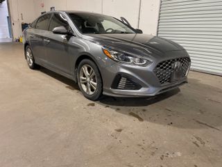 2019 Hyundai Sonata Limited - Exterior Front Right Corner Image